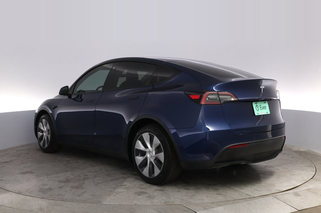 2022 Tesla Model Y — photo 13 of 24