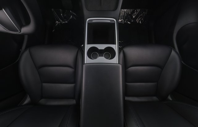 2022 Tesla Model Y — photo 22 of 24