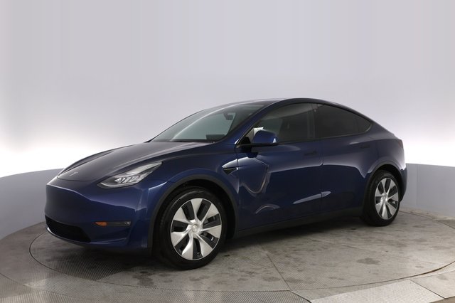 2022 Tesla Model Y — photo 14 of 24