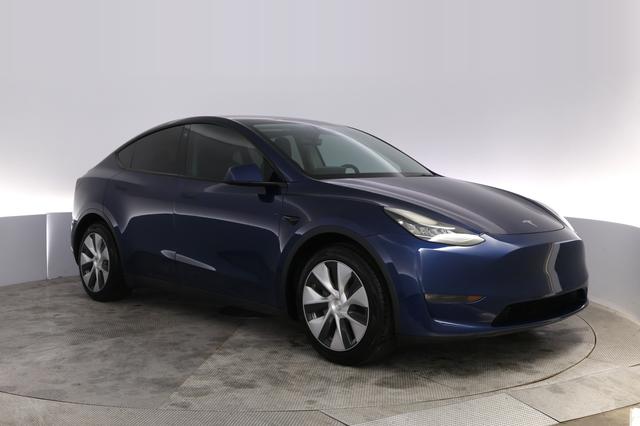 2022 Tesla Model Y — photo 10 of 24