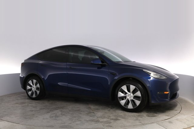 2022 Tesla Model Y — photo 11 of 24