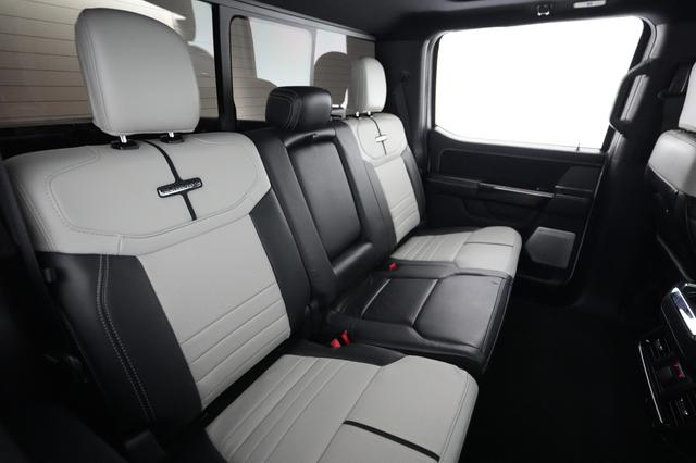 2022 Ford F-150 Lightning — photo 4 of 17