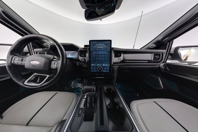 2022 Ford F-150 Lightning — photo 14 of 17