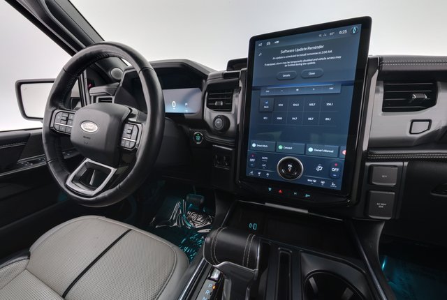 2022 Ford F-150 Lightning — photo 13 of 17