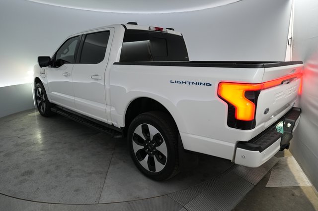 2022 Ford F-150 Lightning — photo 2 of 17