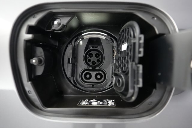 2022 Mercedes-Benz EQB — photo 8 of 20