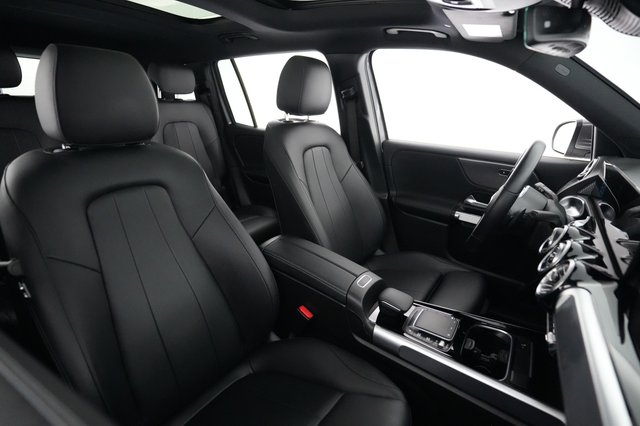 2022 Mercedes-Benz EQB — photo 18 of 20