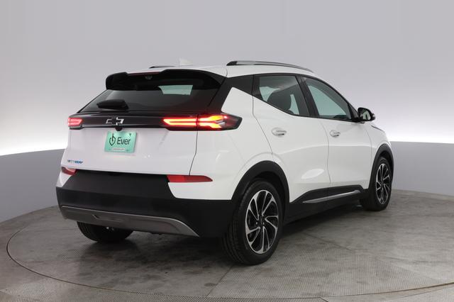 2023 Chevrolet Bolt EUV — photo 2 of 21