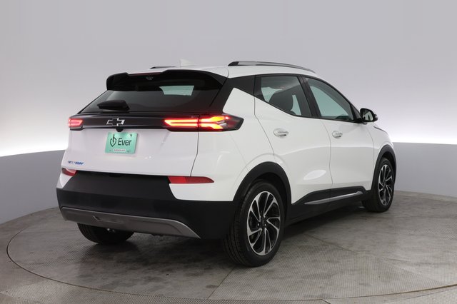 2023 Chevrolet Bolt EUV — photo 2 of 21