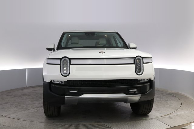 2023 Rivian R1T — photo 8 of 19