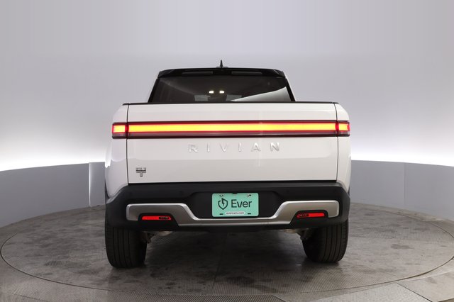 2023 Rivian R1T — photo 11 of 19