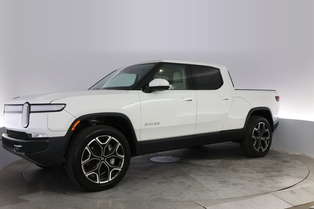 2023 Rivian R1T — photo 13 of 19
