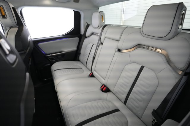 2023 Rivian R1T — photo 18 of 19