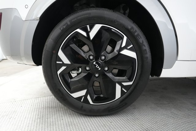 2023 Kia Niro EV — photo 17 of 22