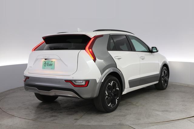 2023 Kia Niro EV — photo 2 of 22
