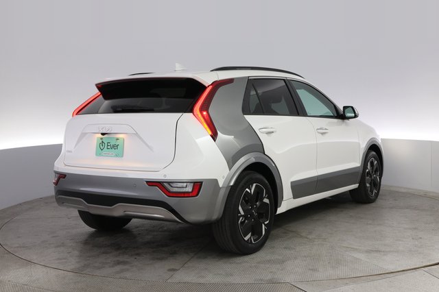 2023 Kia Niro EV — photo 2 of 22