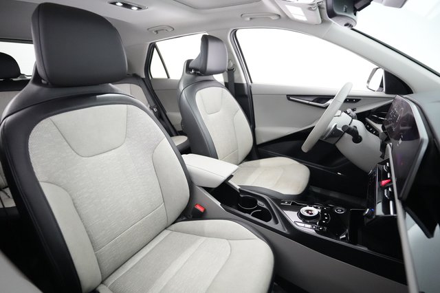 2023 Kia Niro EV — photo 18 of 22