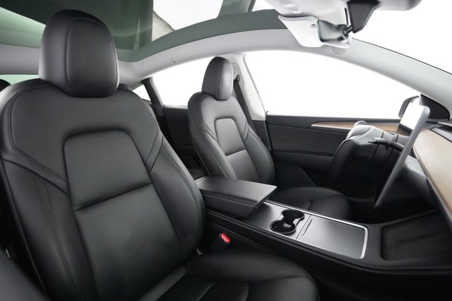 2024 Tesla Model Y — photo 17 of 20