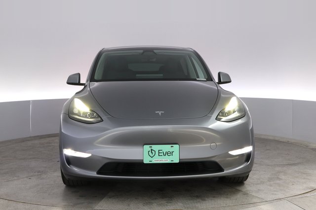 2024 Tesla Model Y — photo 9 of 20