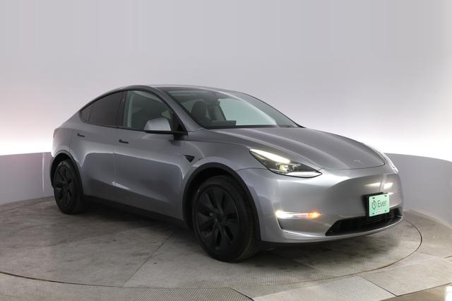 2024 Tesla Model Y — photo 10 of 20