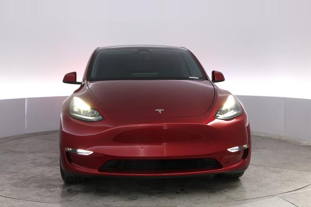 2024 Tesla Model Y — photo 9 of 24