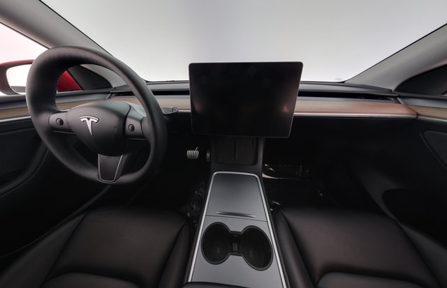 2024 Tesla Model Y — photo 21 of 24
