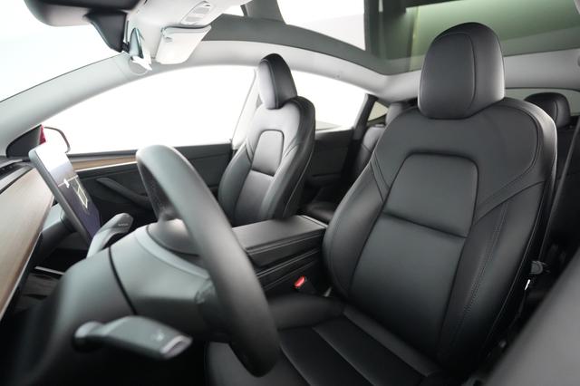 2024 Tesla Model Y — photo 3 of 24