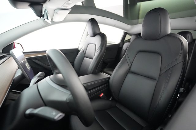 2024 Tesla Model Y — photo 3 of 24