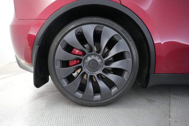 2024 Tesla Model Y — photo 17 of 24