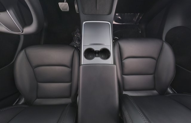 2024 Tesla Model Y — photo 22 of 24