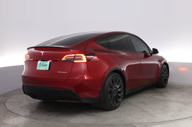 2024 Tesla Model Y — photo 2 of 24