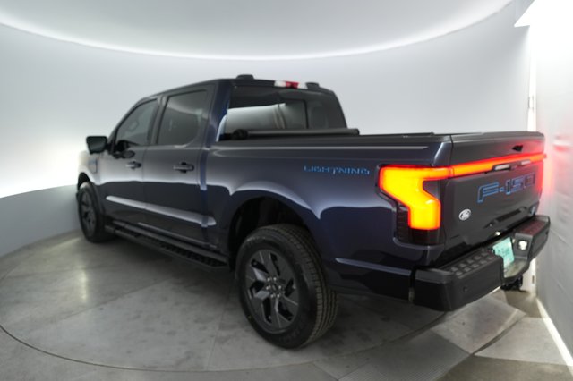2025 Ford F-150 Lightning — photo 2 of 15