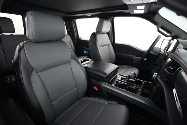 2025 Ford F-150 Lightning — photo 12 of 15