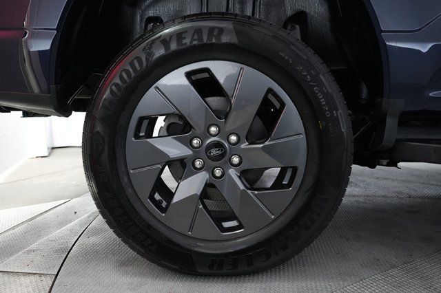 2025 Ford F-150 Lightning — photo 11 of 15