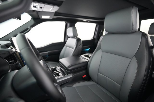 2025 Ford F-150 Lightning — photo 3 of 15