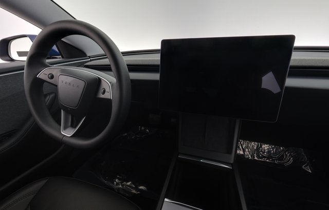 2025 Tesla Model 3 — photo 20 of 24