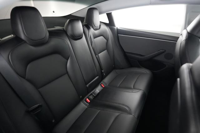 2025 Tesla Model 3 — photo 4 of 24