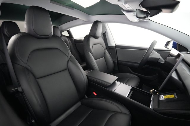 2025 Tesla Model 3 — photo 18 of 24