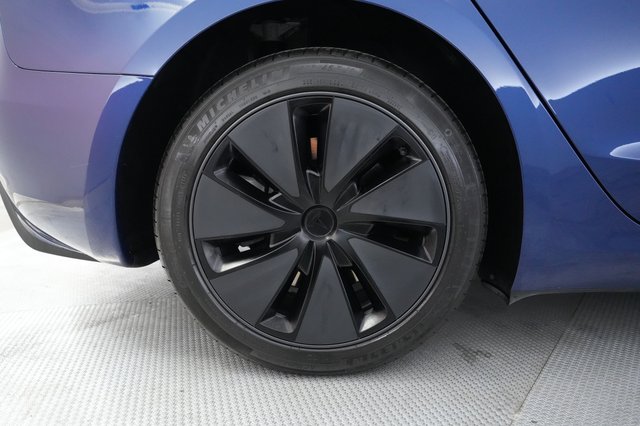 2025 Tesla Model 3 — photo 17 of 24