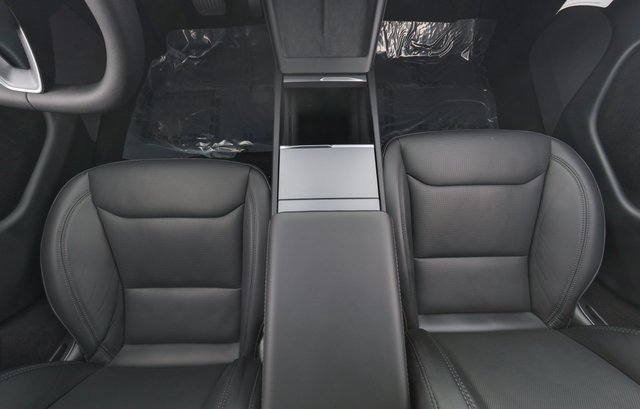 2025 Tesla Model 3 — photo 22 of 24