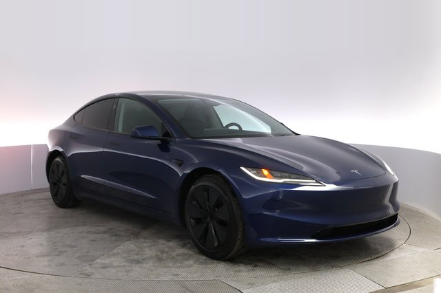 2025 Tesla Model 3 — photo 10 of 24