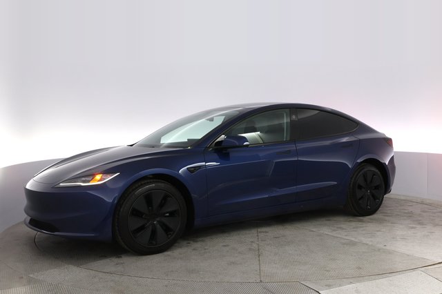 2025 Tesla Model 3 — photo 14 of 24