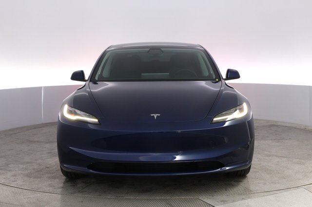 2025 Tesla Model 3 — photo 9 of 24