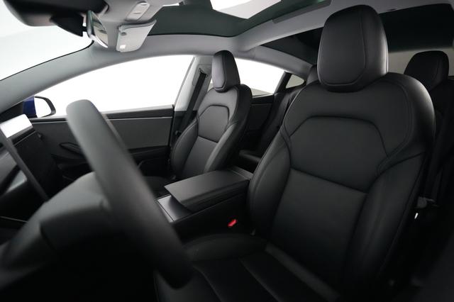 2025 Tesla Model 3 — photo 3 of 24