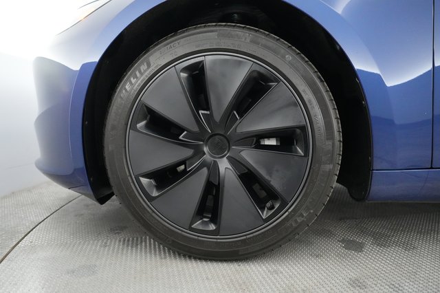 2025 Tesla Model 3 — photo 15 of 24