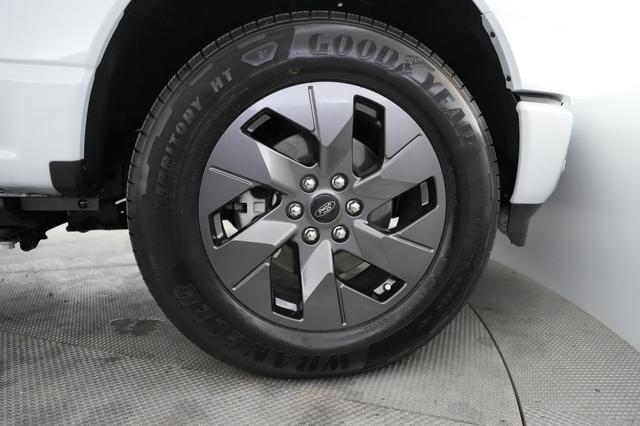 2025 Ford F-150 Lightning — photo 10 of 15