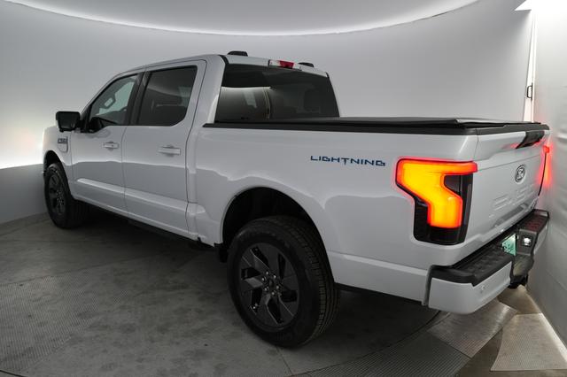 2025 Ford F-150 Lightning — photo 2 of 15