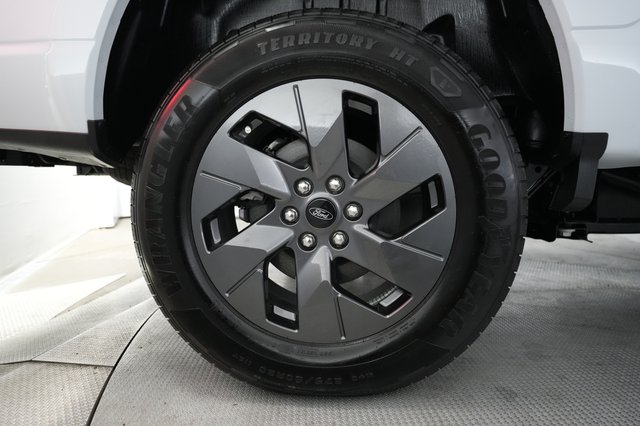 2025 Ford F-150 Lightning — photo 11 of 15