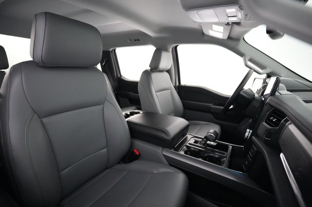 2025 Ford F-150 Lightning — photo 12 of 15