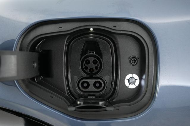 2021 Ford Mustang Mach-E — photo 8 of 21